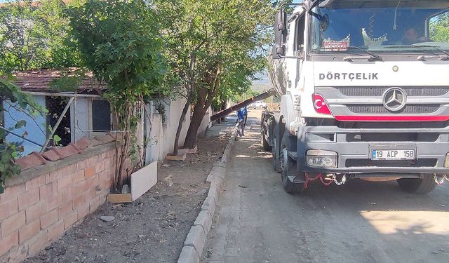 Güney Mahallesi'nde kaldırım çalışması tamamlandı