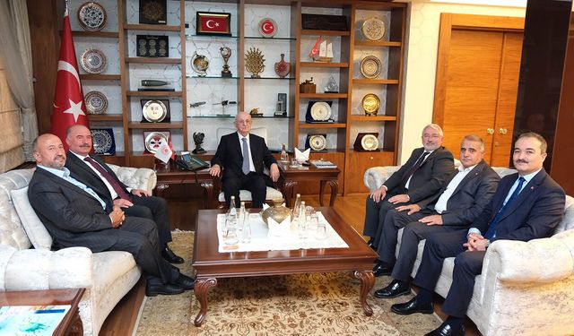 İsmail Kahraman Çorum’da protokol ile bir araya geldi