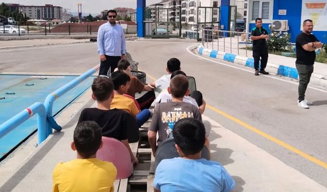 Çocuklar geri dönüşüm süreçlerini yerinde öğrendi