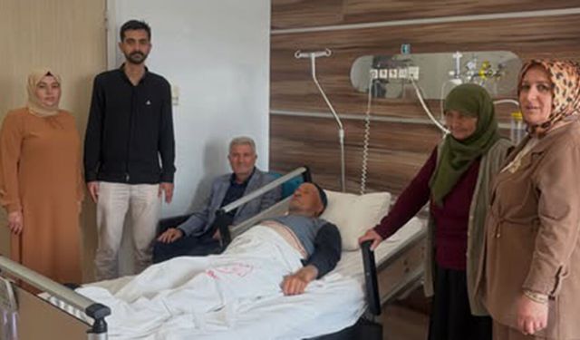 Murat Sarı’ya hastanede geçmiş olsun ziyareti