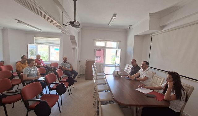 Devlet Hastanesinde çalışanlarla değerlendirme toplantısı