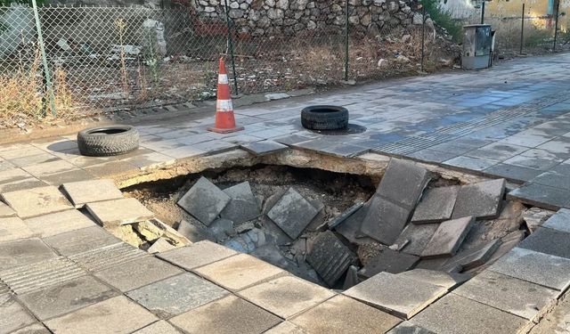 Çorum’da kaldırım çökmesi tehlike oluşturdu