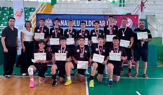 Çorum’un voleybol takımları Türkiye Finallerinde