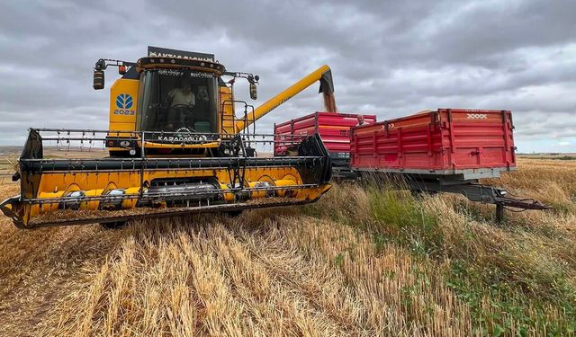 Alaca’da Biçerdöver ve Arazi Kontrolleri Sürüyor