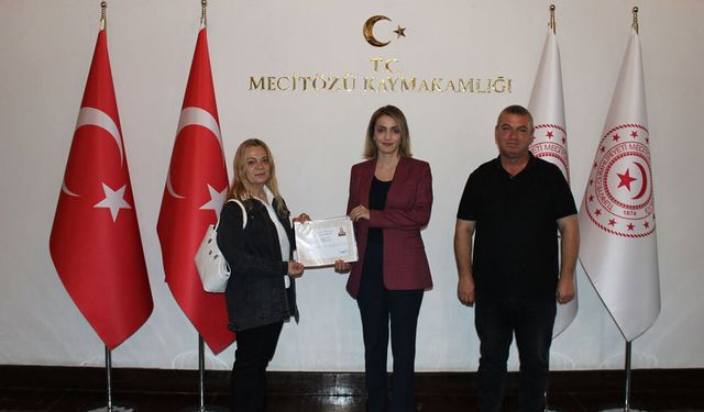 Öğretmen Gülsüm Selviye Ergün’e başarı belgesi verildi