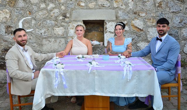 Turgut köyünde çifte mutluluk: İkizler Alman sevgilileriyle nişanlandı