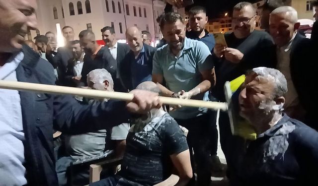 Anadolu'nun asırlık düğün adeti bu kez damat yakınlarına ter döktürdü