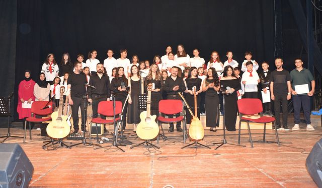 Şehr-i Sanat Akademi yıl sonu konseri yoğun ilgi gördü