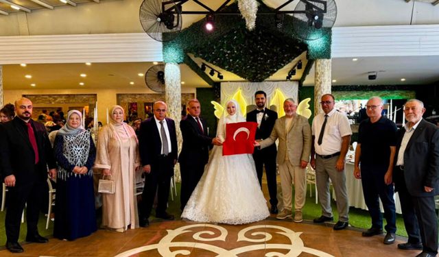 AK Parti heyeti Kayadibi ve Atav ailelerinin düğün mutluluğuna ortak oldu