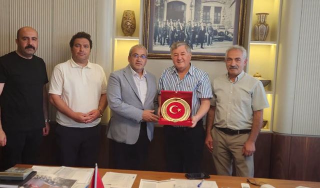 Çağlar’dan Ünal Kakaç’a teşekkür ziyareti