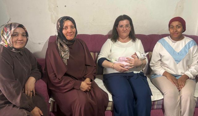 Aslıhan Ünlü’den yeni doğan bebeklere ve girişimci kadınlara ziyaret