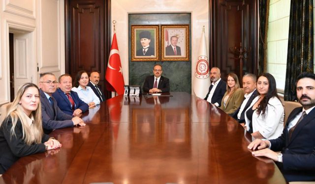 Vali Canbolat Çorumlu hemşehrilerini kabul etti