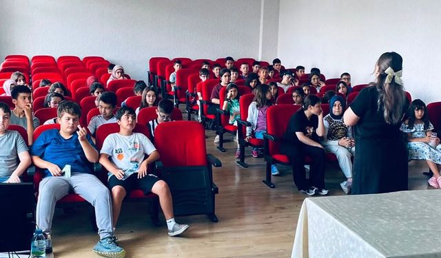 Yeşilay’dan öğrencilere teknoloji bağımlılığı ve sağlıklı yaşam eğitimi