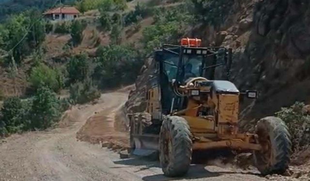 Yayla ve arazi yollarında çalışmalar sürüyor