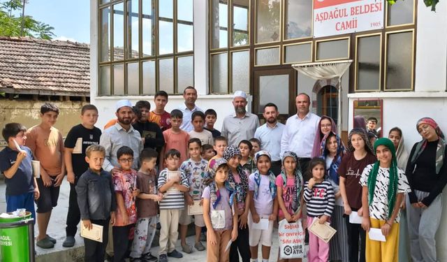 Aşdağul’da Yaz Kur’an Kursu öğrencilerine hediye