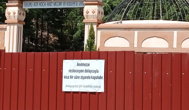 Atıf Hoca’nın mezarı ziyarete kapatıldı