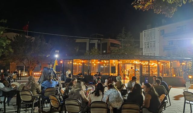 Alaca’da canlı müzik eşliğinde keyifli akşam