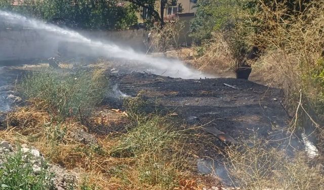 Örtü yangınları korkuttu: Nedeni araştırılıyor