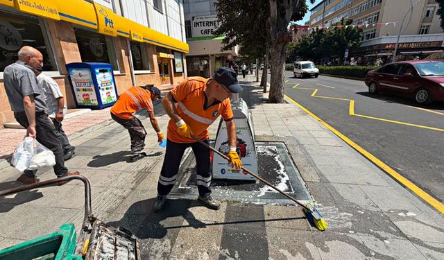 Belediye yer altı çöp konteynerlerinin bakım ve temizliğini sürdürüyor