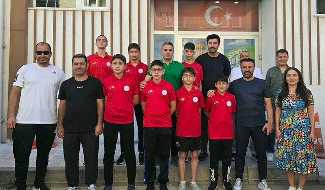 Çorum’un yıldız tekvandocularını kutladı