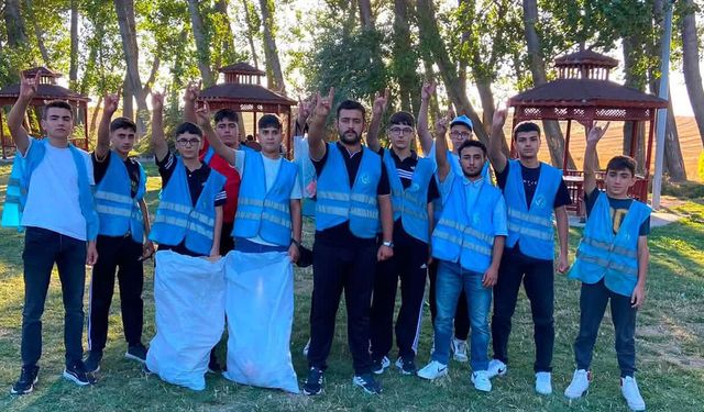 Çorum Ülkü Ocakları’ndan çevre temizliği etkinliği