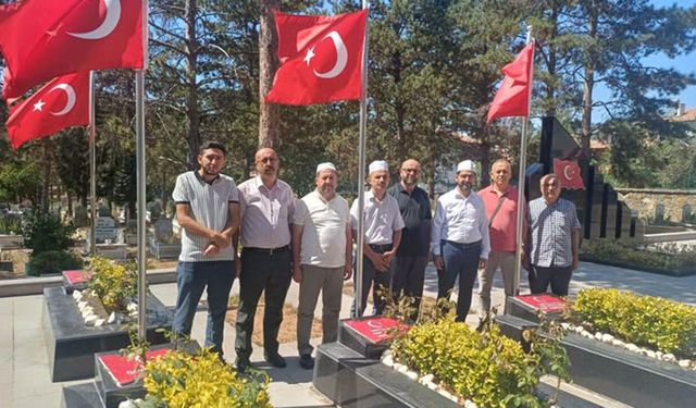 Mevlid-i Nebi Haftası kapsamında şehitlik ziyareti