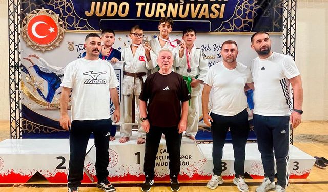 Çorumlu judocular uluslararası turnuvada kaç madalya kazandı?