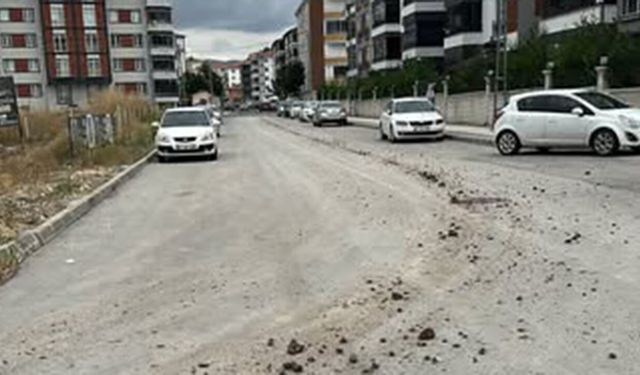 Çorum’da yolu kirleten kamyona ceza kesildi
