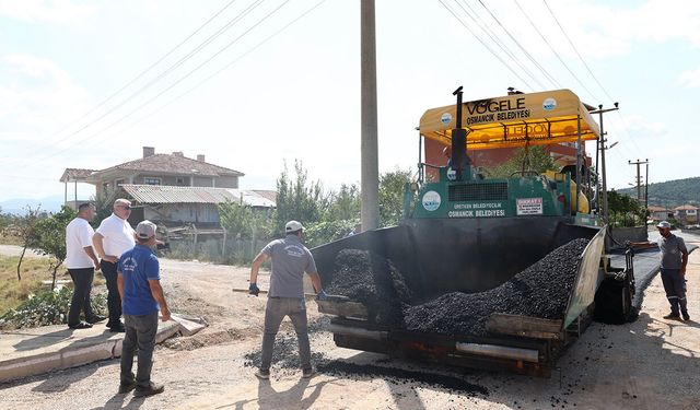 Asfalt çalışmalarını inceledi: Çalışmalar hakkında bilgi aldı