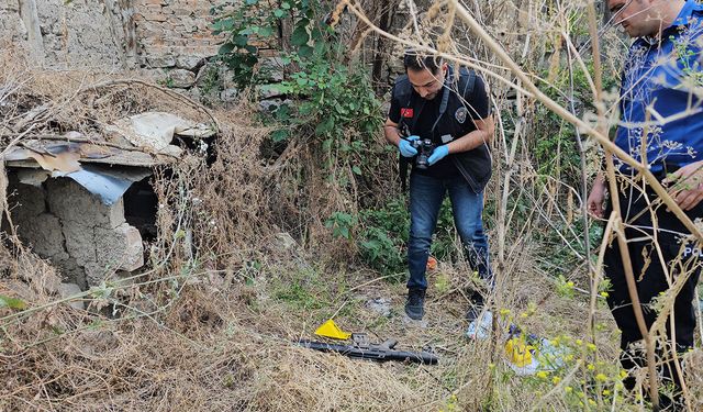 Tüfekle polisten kaçan 2 şüpheli kovalamacayla yakalandı