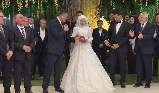 Bakan Çiftçi’den Çorum’daki düğünde “3 çocuk” mesajı