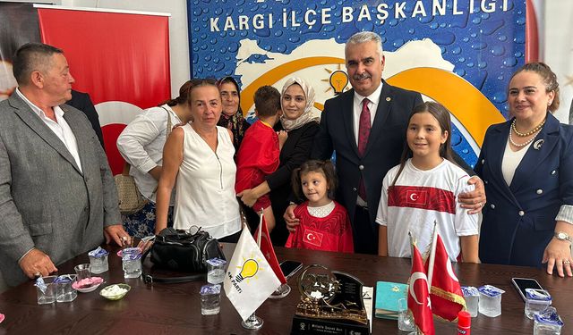 Ahlatcı’dan Kargı’da çocuklara forma sürprizi