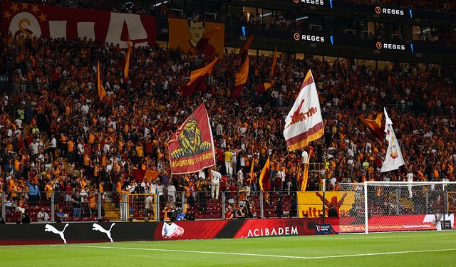 Arca Çorum FK maçı sonrası Galatasaray tribünlerinden yönetim istifa tezahüratı