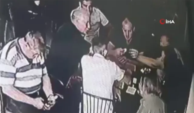 Boğulmaktan son anda kurtuldu, hiçbir şey olmamış gibi okeye döndü