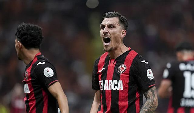 Süper Lig'de sezonun ilk kırmızı kartı Alexandros Kyziridis'e çıktı