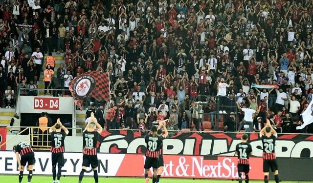 Tribünler Kasımpaşalılara açık