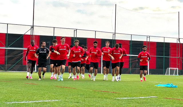 Arca Çorum FK'nın Kasımpaşa mesaisi başladı