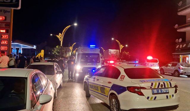 Manevra yapan otomobil motosikleti biçti: Çorum Alaca'da 1 kişinin durumu ağır