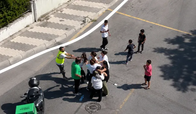 Tam kalabalığın ortasında bağırdı: "Kocanı aldım elinden, çatla!" O anlarda ortalık karıştı