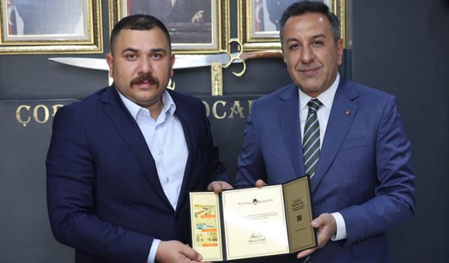 Başkan Dere’den Ülkü Ocakları Çorum İl Başkanlığına ziyaret