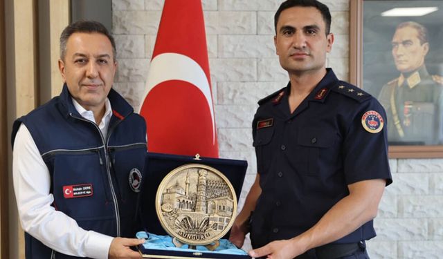 Muhsin Dere’den İlçe Jandarma Komutanı Türker’e ziyaret