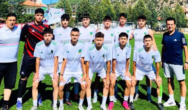 Hakkar İskilipspor Zafer Kupası’nda yarı finale yükseldi