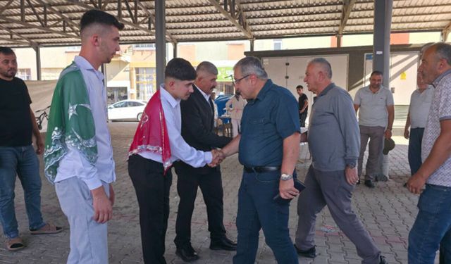 Başkan Ünlü, Osman Yetiş’in asker uğurlamasına katıldı