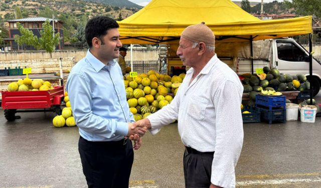 Bayat Kaymakamı Koç, sebze pazarında esnafla buluştu
