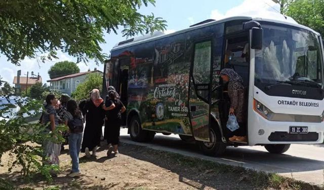 Ortaköy Belediyesi’nden Aşdağullu kadınlara Samsun gezisi için araç desteği