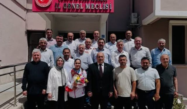 Dünya şampiyonu Özdenur Özmez’e İl Genel Meclisi’nde gurur buluşması