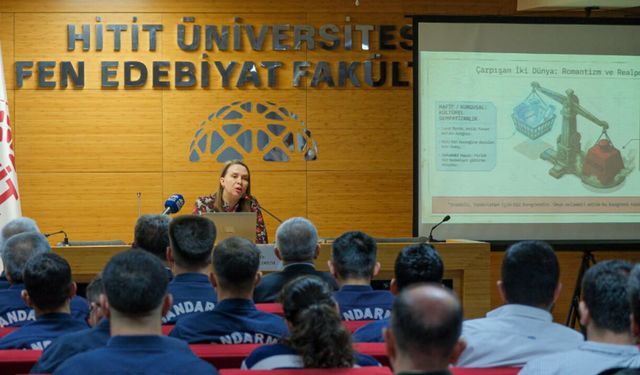 Hitit Üniversitesinde 30 Ağustos Zaferi tüm yönleriyle ele alındı