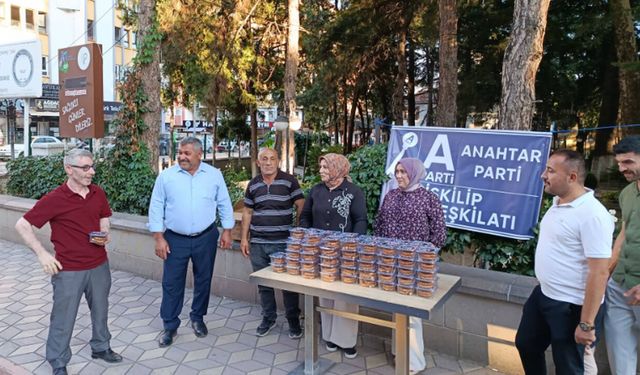 Anahtar Parti İskilip teşkilatından kandil simidi ikramı