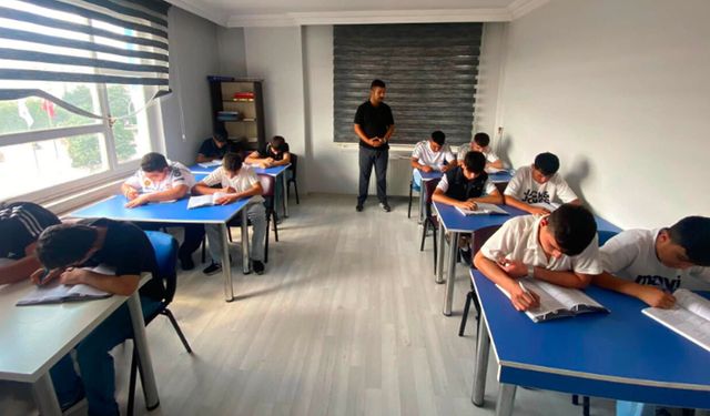 Ülkü Ocakları’ndan öğrencilere konu tekrarı programı