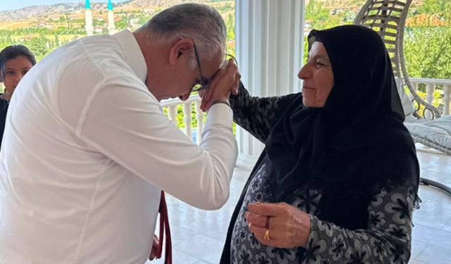 Ahlatcı Kaza Geçiren Bahçecioğlu Ailesini Yalnız Bırakmadı